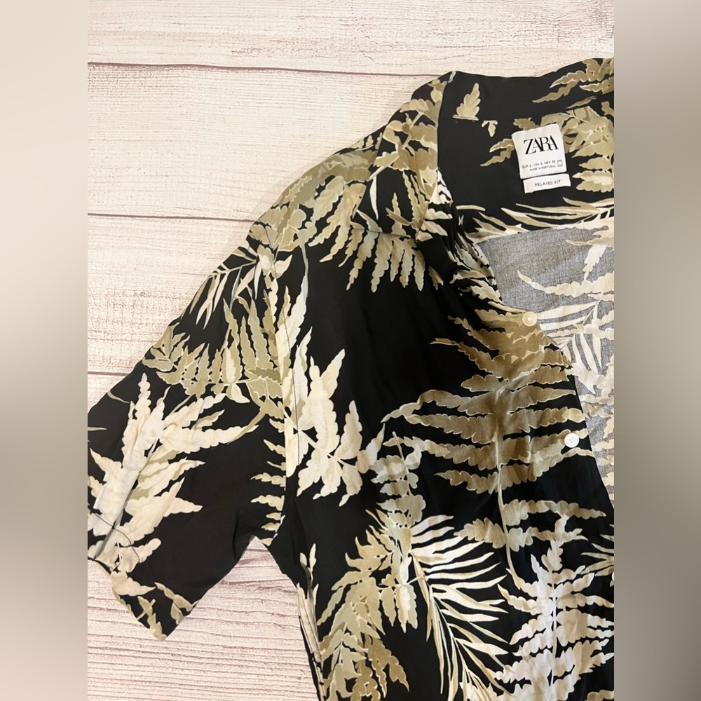 Black & Green Floral Zara Button-Down Size Large